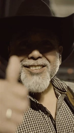 INTOCABLE on Instagram: "Increíble lo que pasamos en El Paso, Texas! Es bueno estar cerca de casa, sentirlos a todos ustedes con el alma vibrando y cantando nuestra canciones como ya hace 31 años. El paso… Noche especial!🙌🏻 #intocable #antologiatour #elpasotexas #gracias"