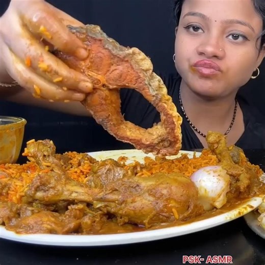 ASMR: EATING SPICY EGG CURRY🔥 BASMATI RICE || #shorts #mukbangn#asmreating #mukbangasmr #asmr