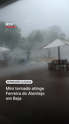 1.5M views · 10K reactions | A depressão Cláudia provocou um mini tornado no concelho de Ferreira do Alentejo, em Beja. Portugal continua a ser atingido pelo temporal que traz chuva, vento e agitação marítima nos próximos dias. Vídeo: radiopax.com | RTP Notícias | Facebook