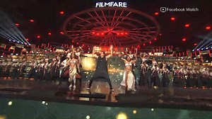 Akshay Kumar grooves to his hit songs from 2019 at the 65th #AmazonFilmfareAwards 2020. #FilmfareOnFB | Filmfare
