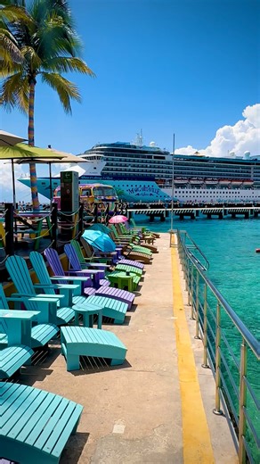 Set sail from Tampa Bay aboard the Margaritaville at Sea Islander! The Islander is a floating tropical resort featuring 3 pools, 12 restaurants, 13 bars, a full casino, nightly shows, a two-story night club, and so much more! Islander departs from Port Tampa Bay and offers 4 to 10 night cruises to Key West, Mexico, the Western Caribbean, and beyond! Next time you’re looking for the ultimate escape to paradise, check out @margaritavilleatsea and get on Islander time! 😎🏝️🚢 • • • • • #margaritav