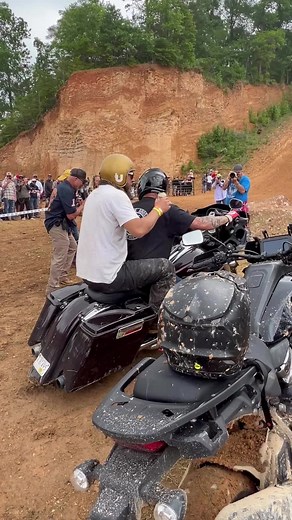 😎😎😎🤟👏👏#harleydavidson #harley_davidson75 #cvo #custommotorcycle