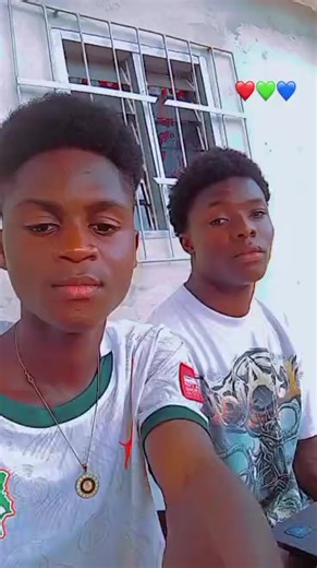 Vidéos de le rada (@le.rada) avec son original - 𝐴𝓁𝒾𝒸𝑒 ♡🇬🇦