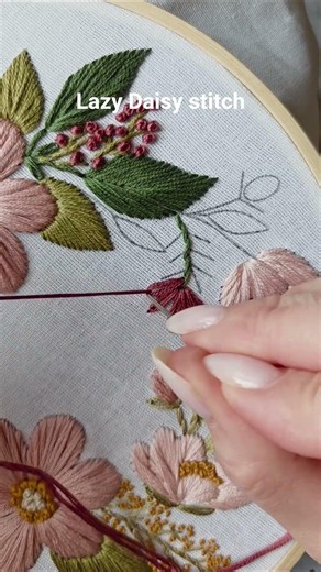 Lazy Daisy stitch tutorial🌸 Soft wreath embroidery🩷 #embroidery #tutorial #diy #handmade #art #craft