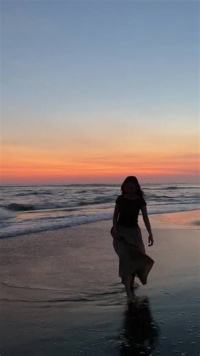 CELINE on Instagram: "She is pretending to be human. “My Stepmother Is an Alien” is a 1988 American science-fiction romantic comedy film directed by Richard Benjamin. The movie stars Dan Aykroyd as Dr. Steven Mills and Kim Basinger as Celeste, an extraterrestrial sent to Earth on a mission. The story follows Celeste, an alien agent sent to study human behavior who becomes romantically involved with—and then the stepmother to—the widowed scientist Steven Mills and his child. Hilarity and chaos fo