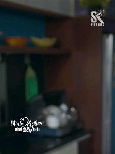 1.1M views · 17K reactions | Lan cực phẩm nhưng bữa cơm không biết nấu, đúng lúc Quân lại xuất hiện như một vị thần. Mình Yêu Nhau, Bình Yên Thôi tập 81. #minhyeunhaubinhyenthoi #skpictures #thanhson #viethoa #maya | SK Pictures | Facebook