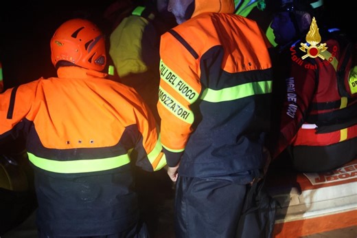 Maltempo in Sicilia, due auto finiscono nel torrente a Leonforte: un disperso - Lettera43