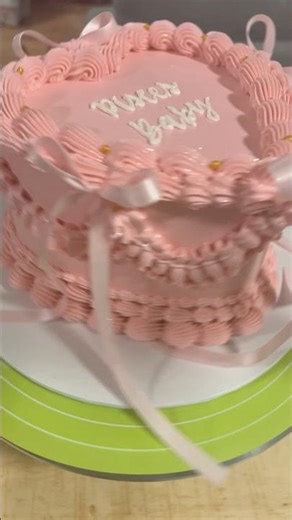 The Prettiest Vintage Heart Cake | Heart Cake Tutorial