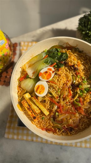 Himanshi Mittal | Maggi Ramen 😗🍜Full of Veggies & flavourss🥕🌽 ✅ Ingredients- • Maggi noodles • Maggi masala • Water • Onion • Carrot • Capsicum •... | Instagram
