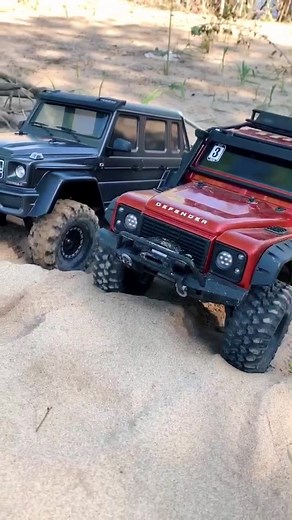 Mercedes G500 6x6 and defender #rc #rccar #car #antigravityrc #4x4 #offroad #rctrophy #rccrawler #traxxas #trx6 #g5006x6 #mercedes