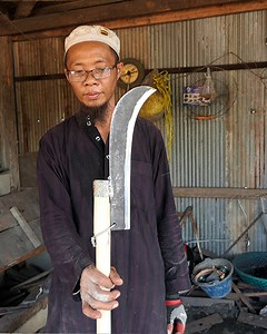 32K views · 1.4K reactions | Amazing Work ! This long-handle billhook is very comfortable to use | METAL WORKS | Facebook