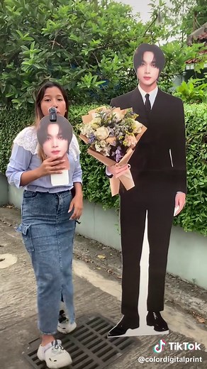 Haechan Standee Real Size untuk Wisuda