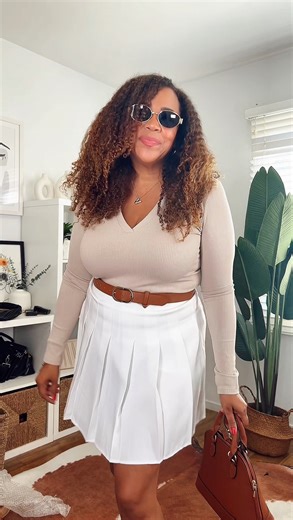 Watch Styling a pleated skirt #Hoerev #womensstyle #pleatedskirt on Amazon Live
