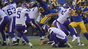 Dan Bailey's first FG with Vikings is a banger