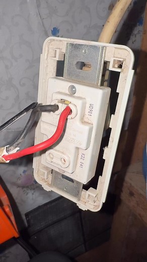 Pag kabit ng linya sa Aircon Outlet #electricaltutorial | Electrical Tutorial