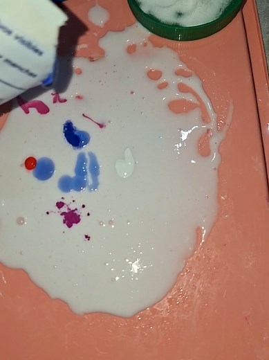 Haciendo Slime Colorido con Sofía