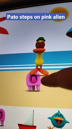 Pato steps on pink alien(game:Pocoyo house)