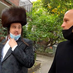4.1M views · 8.8K reactions | This guy gives us an exclusive insight to what life inside a Hasidic Jewish community is really like  | UNILAD | Facebook