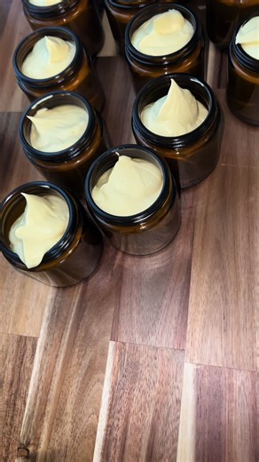 The texture of this is EVERYTHING 👏🏻👏🏻 #tallowskincare #tallowtok #tallow #tallowbalm