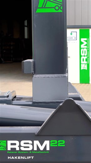 Container aufziehen? Kein Hexenwerk! 💪🏻💚 ✅ Alle Hakenlifte sehen: https://rsm-reken.de/hakenliftanhaenger/ ❇️ Alle Container sehen: https://rsm-reken.de/container/ 💬 RSM sprechen: 49 2864 31 93 910 📧 RSM schreiben: info@rsm-reken.de 📍 RSM besuchen: Raiffeisenstr. 12, Reken #rsm #fahrzeugbau #hakenlift #hakenliftanhänger #kipper #wechselsystemkipper #containerbau #abrollcontainer #absetzcontainer #uboxx #hochleistungscontainer #bestbody #hardox #abrollmulde #abrollpritsche #abroller #landwi
