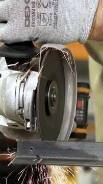 Cortar perfiles sin riesgo con la amoladora (Bricocrack) #Shorts #Herramientas