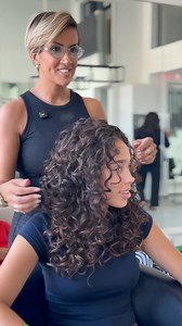 3.9M views · 45K reactions | Inès, 17 ans, est venue au salon avec...