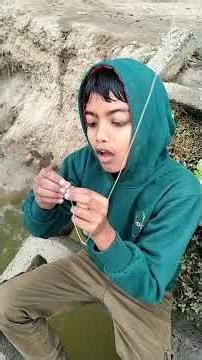 আজকে নদীর পাড়ে এসে বরশি বেঁধে হাতে জড়িয়ে মাছ ধরলাম #shorts #short #shortvideo #minivlog