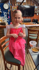 Little Princess Ashlee 👑 was all dressed up ready to head down to a party in Melbourne, but animal duties always come first out here! With all the wild windstorms lately, we’ve had heaps of baby magpies come in that need consistent feeding. So before heading off, Ashlee made sure her three little maggies — Josh, Nick, and Darcy (named after Josh Dacos, Nick Dacos, and Darcy Moore from the Collingwood Footy Club 🖤🤍) — got their dinner sorted. These three were the originals, but since then we’v