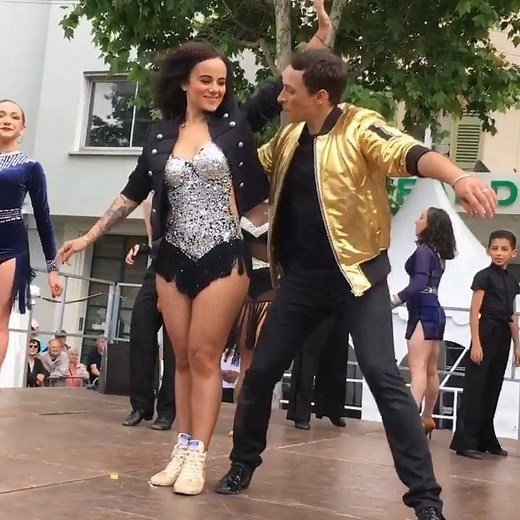 Dancing with Alizée (Part 02) #alizée #alizeeofficiel