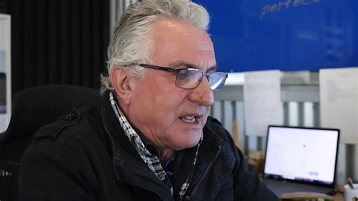 🏡 Building on a tricky block? No problem. ⠀ One of the biggest myths about kit homes is that they only suit flat, perfect sites. The reality? ✅ Sloped blocks ✅ Acreage ✅ Coastal sites ✅ Bush blocks ✅ Remote locations ⠀ We help owner-builders design and deliver kit homes tailored to their land — no matter the challenge. ⠀ How? ✔ Flexible floor plans to suit slope or site shape ✔ Lightweight steel frames = easier transport & assembly ✔ Engineering to meet wind ratings, bushfire zones & council re