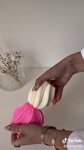 Making candles all day, every day is my passion. #candles #soycandles #candlesoftiktok #demoulding #candlemaking #candlemaker #EndlessJourney #handmade #ａｅｓｔｈｅｔｉｃ #shopsmall #smallbusiness