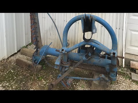 FORD 501 Sickle Bar Mower on the John Deere 3025e, Creek Bank mowing. @CreekviewAcres