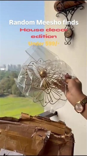 Flower Decorations That Instantly Glow Up a Boring Wall