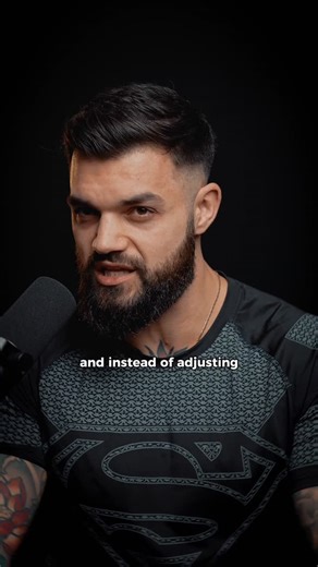 Anesti Marko on Instagram: "Fat loss rarely fails all at once. It fades quietly. You don’t quit. You just stop repeating the basics long enough for them to work. Missed days turn into missed weeks. Structure turns into “I’ll get back on track.” And nothing looks wrong enough to fix. So nothing changes. Fat loss doesn’t respond to effort bursts. It responds to what you repeat when life is busy. That’s the part most people avoid. Because consistency exposes your real standards. 👉 Follow for more