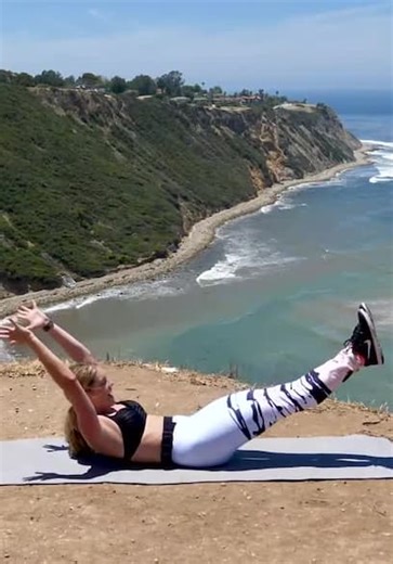 Pilates Marathon S01:E11 - 27 Min Pilates Cardio Fusion