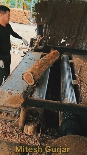 गजब की Wood Peeling मशीन! मिनटों का काम अब होगा सेकंड्स में। 🪵🔥 #woodworking #machinery #amazingtech