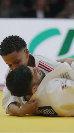 Olympic champion Lasha Shavdatuashvili was the second epic clash for our judo kids🥋 2 down,5 to go!