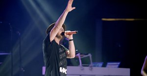 'Undeniable' TobyMac Live Performance with Colton Dixon - Video