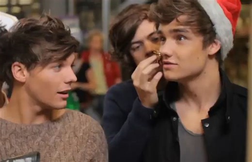 【One Direction】描述各自心中的完美圣诞节（2011）