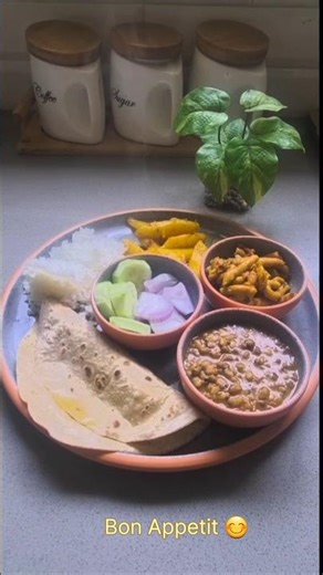 जब घर पर न मिले कोई सब्जी, तो तैयार करें ढाबा स्टाइल सेव टमाटर, रेसिपी है आसान