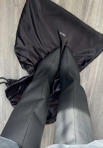My Yeezy boots have finally arrived after 3 months. Yeezy HB-01 boot. #yeezy #yeezyboots #hb01boot #yeezyhaul #boots