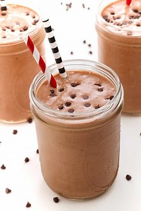Chocolate Strawberry Protein Smoothie - The Lemon Bowl