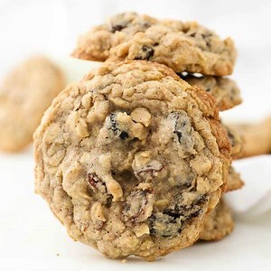 20K views · 147 reactions | Sink your teeth into these thick, soft & chewy Oatmeal Raisin Cookies. These cookies are loaded with spiced cinnamon, raisins and chewy oats. Recipe: https://beyondfrosting.com/soft-chewy-oatmeal-raisin-cookies/ | Beyond Frosting | Facebook