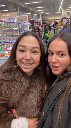 Cuidando de ella siempre @Anita Martín #yaya #abuela #compra #fyp #viral