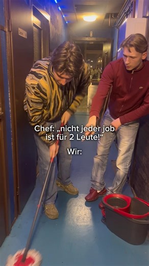 Macht so eben mehr Spaß 🙈#work #arbeit #chef #bar #blaueraffe