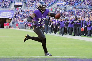 WATCH: Derrick Henry's meltdown on sideline goes viral after Ravens RB fumbles the ball early vs. Steelers