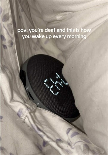 me and my vibrating alarm clock against the world 🥰🥰🥰 #deaf #hearingaids #alarmclock #morningroutine