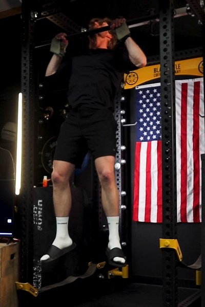 Truett Hanes performs over 10,000 pull ups inside 24 hours