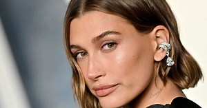 Tendance cheveux courts : le soft blunt bob est la coiffure parfaite pour booster le volume
