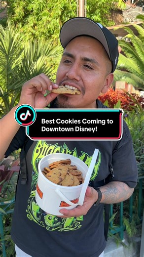 Best cookies coming to downtown disney! 🔥🔥🔥 #downtowndisney #disneyfood #disneyfoodie #cookies #disneyparks @Disney Parks